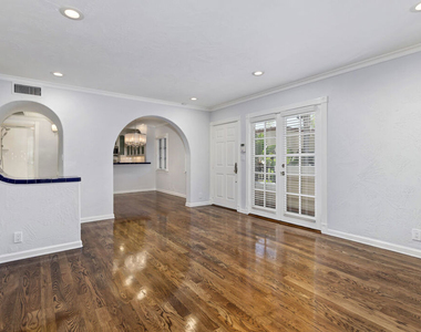 910 Alfred Street - Photo Thumbnail 1