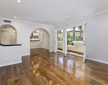 910 Alfred Street - Photo Thumbnail 7