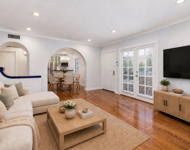 910 Alfred Street - Photo Thumbnail 5