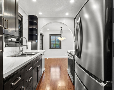 1118 Cardiff Avenue - Photo Thumbnail 12