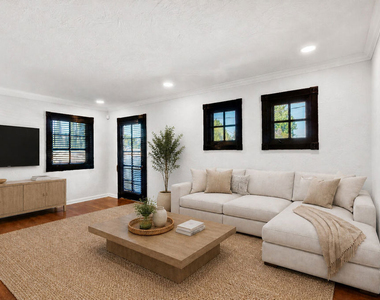 1118 Cardiff Avenue - Photo Thumbnail 4