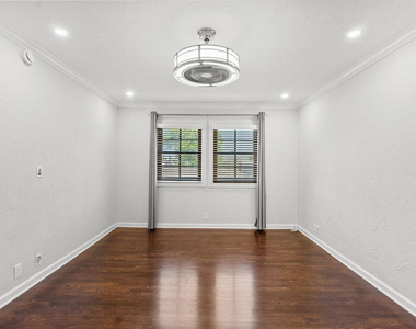 1118 Cardiff Avenue - Photo Thumbnail 21