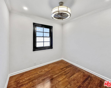 1118 Cardiff Avenue - Photo Thumbnail 32