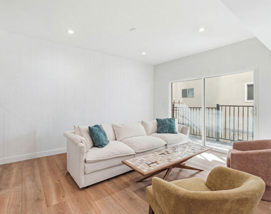324 S Elm Drive - Photo Thumbnail 13