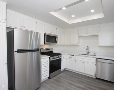 291 Green Moor Place - Photo Thumbnail 4