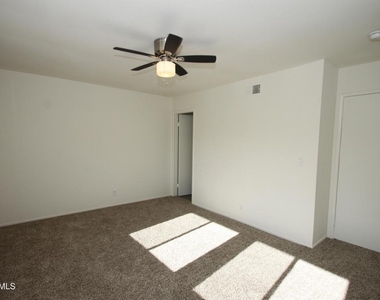 291 Green Moor Place - Photo Thumbnail 7