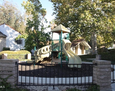 291 Green Moor Place - Photo Thumbnail 16