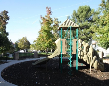 291 Green Moor Place - Photo Thumbnail 17