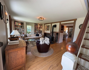 184 Twomey Avenue - Photo Thumbnail 3