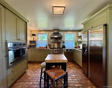 184 Twomey Avenue - Photo Thumbnail 18