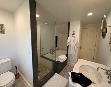 184 Twomey Avenue - Photo Thumbnail 29