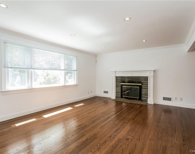 20 Walker Avenue - Photo Thumbnail 1