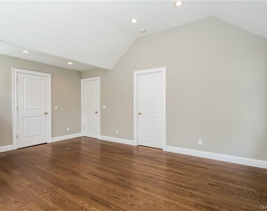 20 Walker Avenue - Photo Thumbnail 10