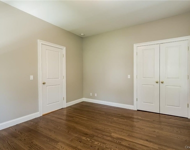 20 Walker Avenue - Photo Thumbnail 15