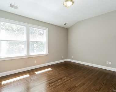 20 Walker Avenue - Photo Thumbnail 14