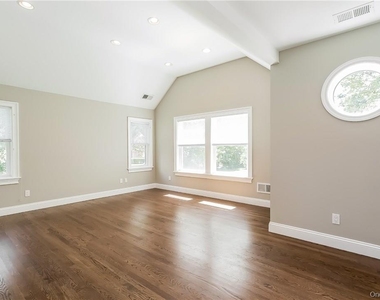 20 Walker Avenue - Photo Thumbnail 9