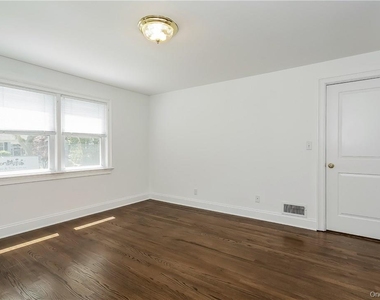 20 Walker Avenue - Photo Thumbnail 5