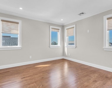 7 Bud Court - Photo Thumbnail 19