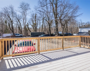 606 E Jericho Turnpike - Photo Thumbnail 15