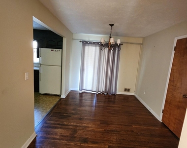 2105 Murray Avenue - Photo Thumbnail 6