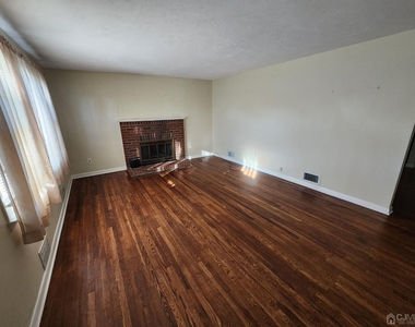 2105 Murray Avenue - Photo Thumbnail 4