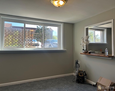 205 College Drive - Photo Thumbnail 8