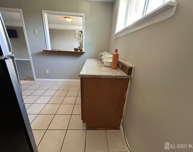 205 College Drive - Photo Thumbnail 2
