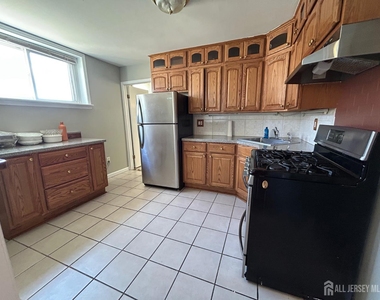 205 College Drive - Photo Thumbnail 1