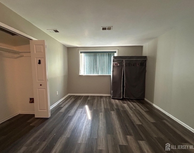 205 College Drive - Photo Thumbnail 5
