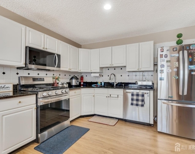 55 Guisborough Way - Photo Thumbnail 3