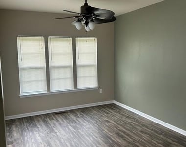 221 Woodstream Boulevard - Photo Thumbnail 40