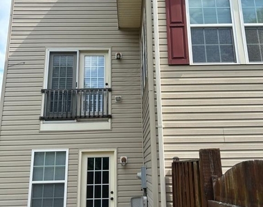221 Woodstream Boulevard - Photo Thumbnail 5