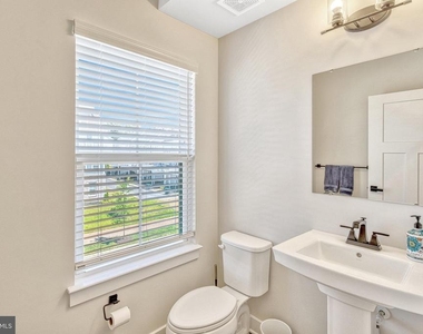 1669 Dunnington Place - Photo Thumbnail 44