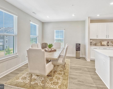 1669 Dunnington Place - Photo Thumbnail 38