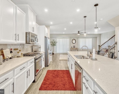 1669 Dunnington Place - Photo Thumbnail 40