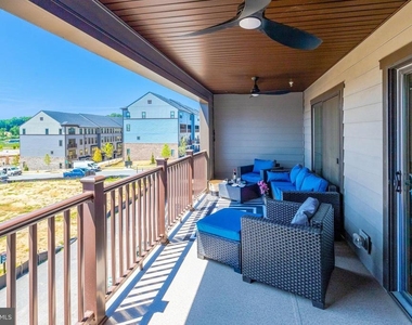 1669 Dunnington Place - Photo Thumbnail 25