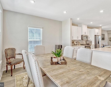 1669 Dunnington Place - Photo Thumbnail 37