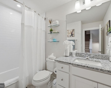 18359 Moss Garden Road - Photo Thumbnail 23