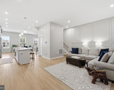18359 Moss Garden Road - Photo Thumbnail 11
