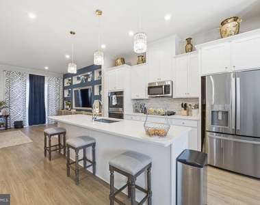 18359 Moss Garden Road - Photo Thumbnail 6