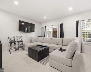 18359 Moss Garden Road - Photo Thumbnail 4