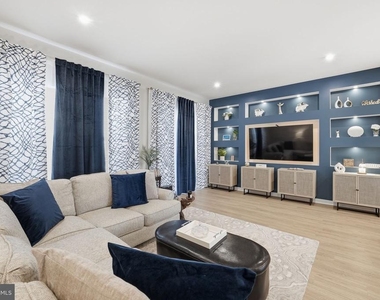 18359 Moss Garden Road - Photo Thumbnail 13
