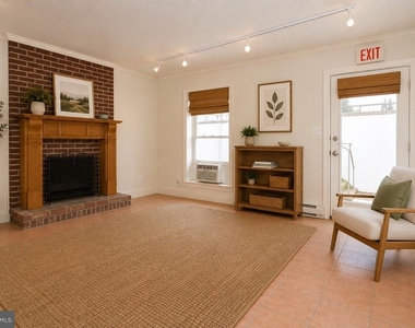 2 E Federal Street - Photo Thumbnail 15