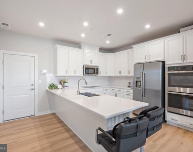 44504 Wolfhound Square - Photo Thumbnail 5