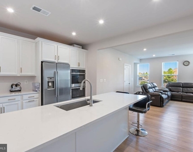 44504 Wolfhound Square - Photo Thumbnail 6