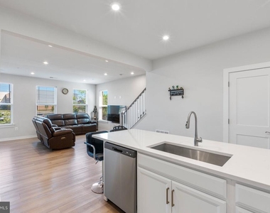 44504 Wolfhound Square - Photo Thumbnail 7