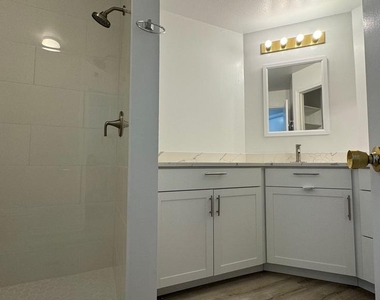 12151 Penderview Lane - Photo Thumbnail 6