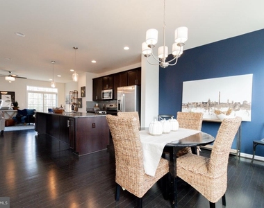 1329 Gilmore Street - Photo Thumbnail 7
