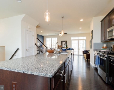 1329 Gilmore Street - Photo Thumbnail 10