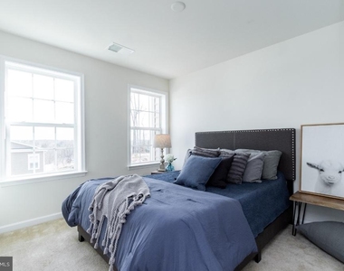 1329 Gilmore Street - Photo Thumbnail 26